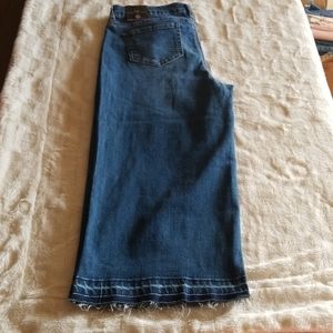 One 5 one 151 Jean's Capris Sz. 12
